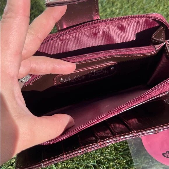 Loungefly Hello Kitty Wallet - Picture 5 of 8